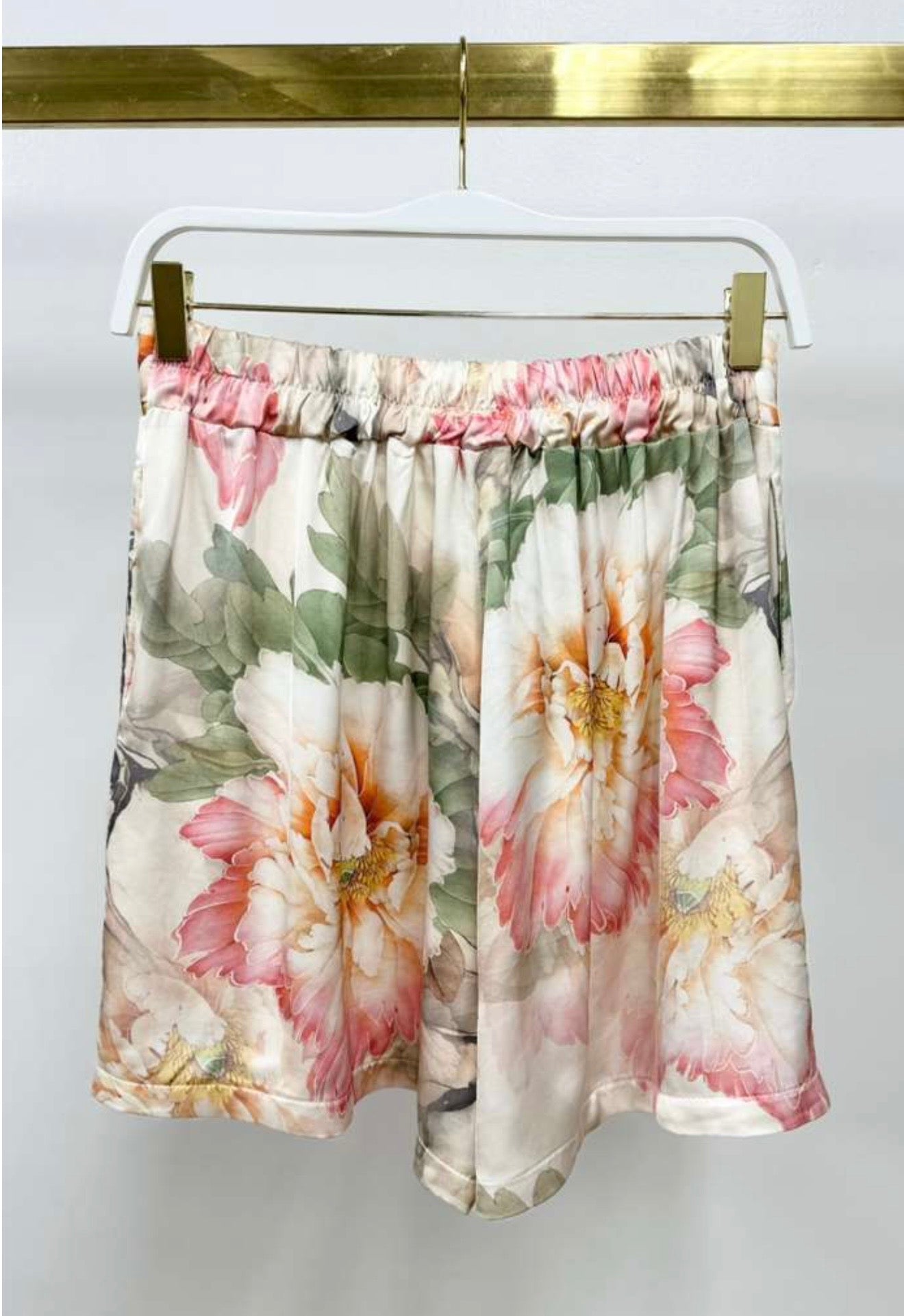 77014V020 Water Color Peony Print Shorts