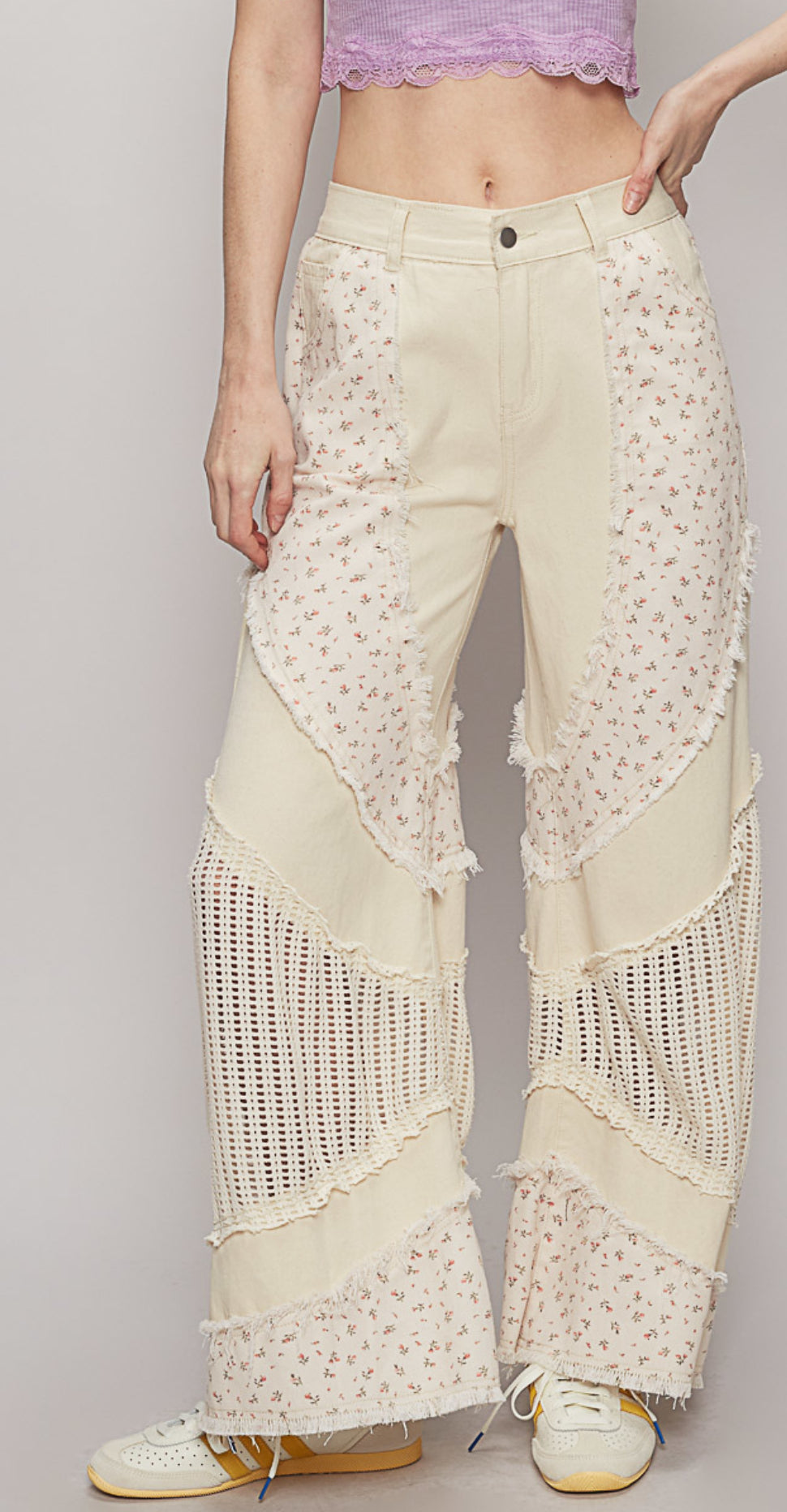 GWP56 Regular fit pants in denim with floral print, crochet contrast