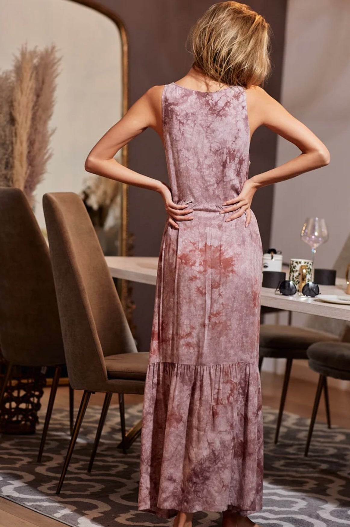 IP5062 Tie-Die Sleeveless V-Neck Dress