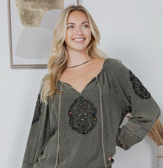 Boho Rustic : Elasticated Hem Motif Top