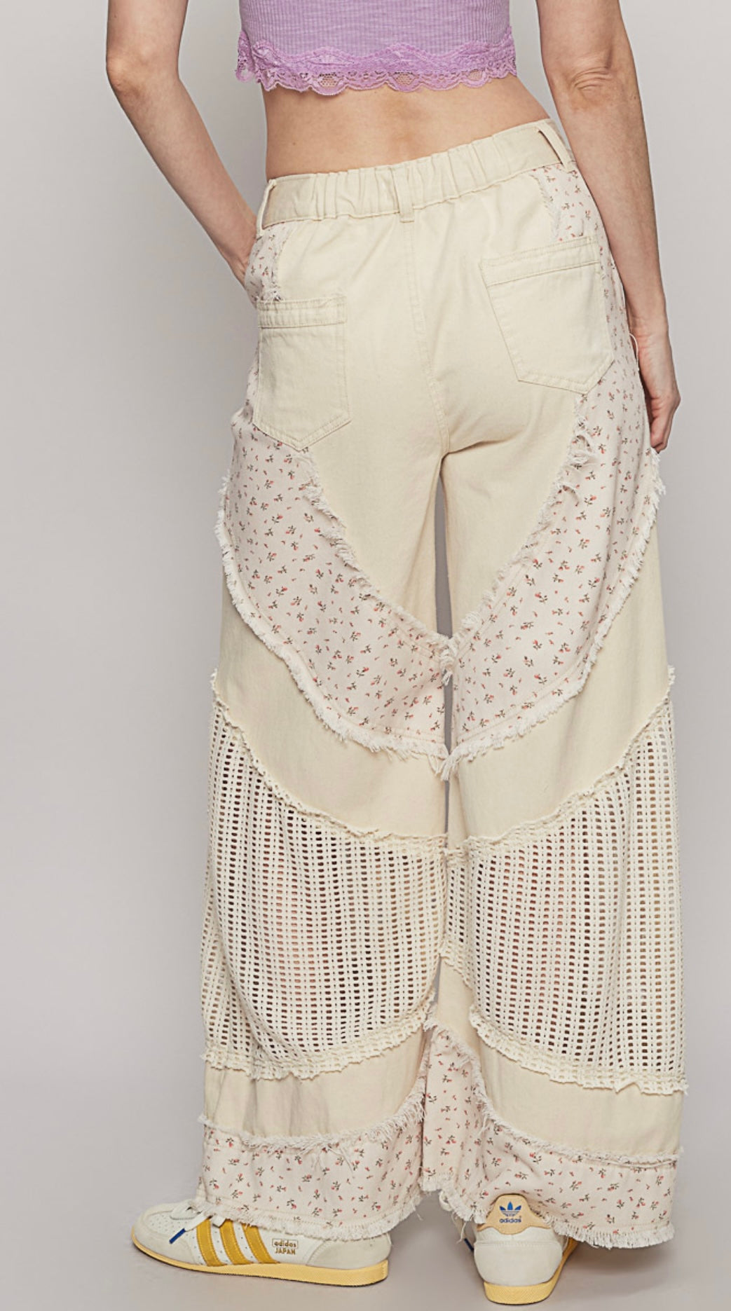 GWP56 Regular fit pants in denim with floral print, crochet contrast