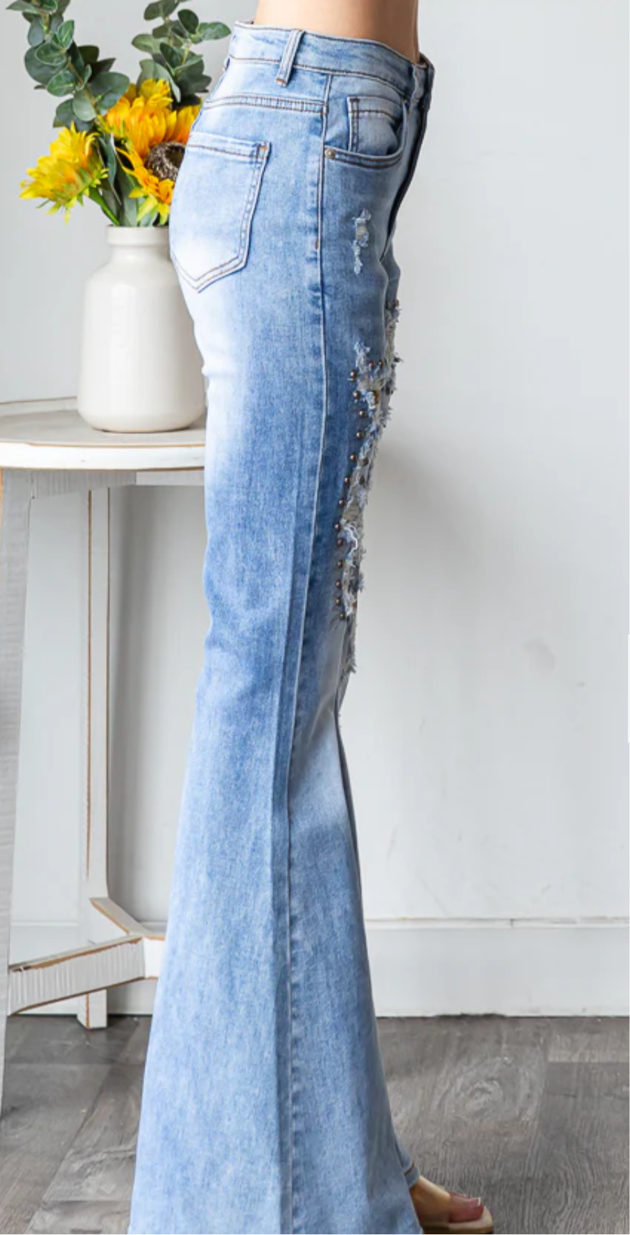 BP1142 | STUD DETAIL DISTRESSED STRECHY FLARE DENIM JEANS