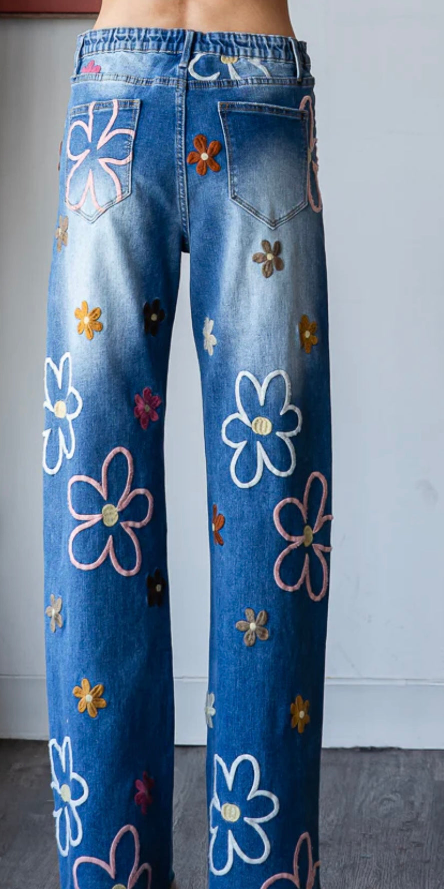 JP0688 MULTICOLOR FLOWER EMBROIDERED WASHED DENIM JEANS