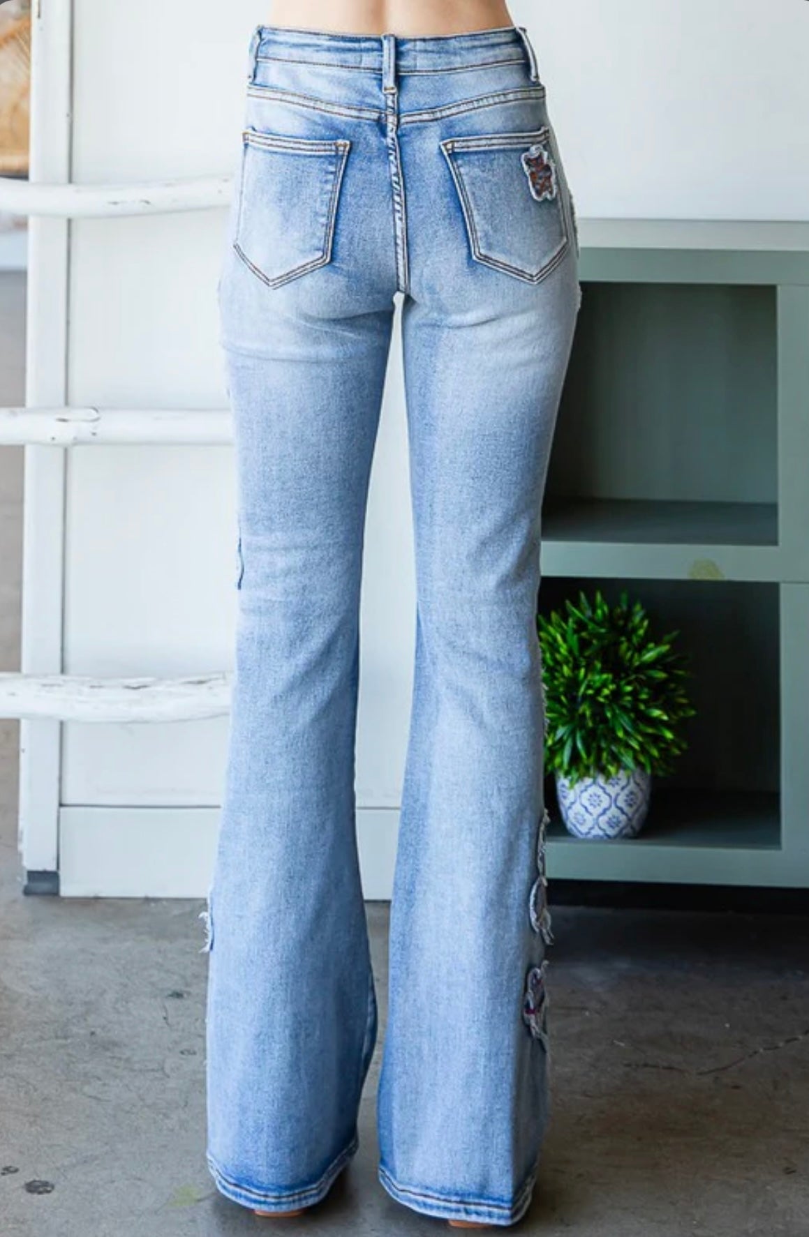 MB2108 WASHED FLOWER PATCHWORK FLARE HEM DENIM JEANS