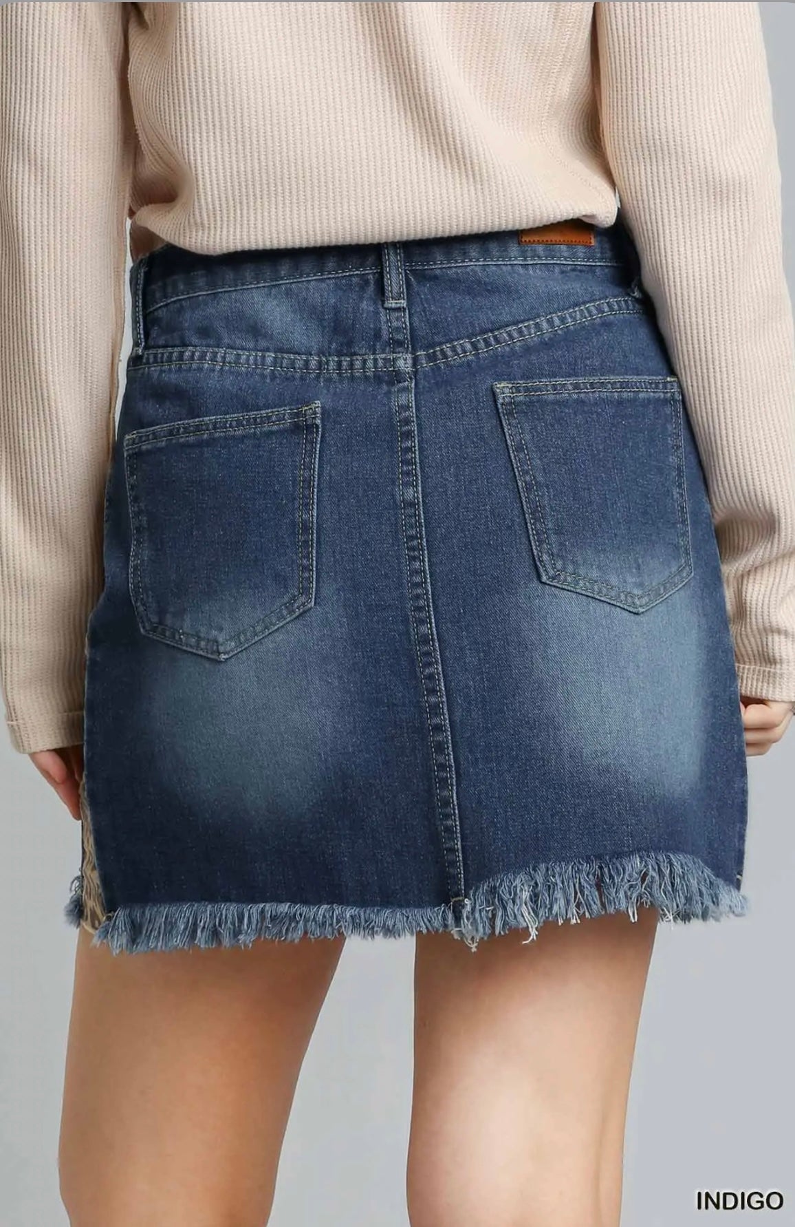 J4155 Animal Print 5 Pockets Zip Up Non-Stretch Denim Skirt with Unfinished Hem