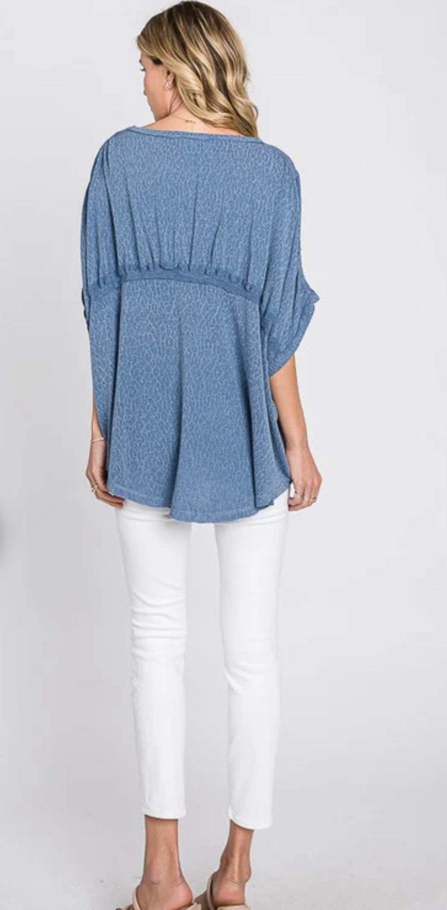 DS6241-1 | SOLID CINCHED DETAIL OVERSIZED TOP