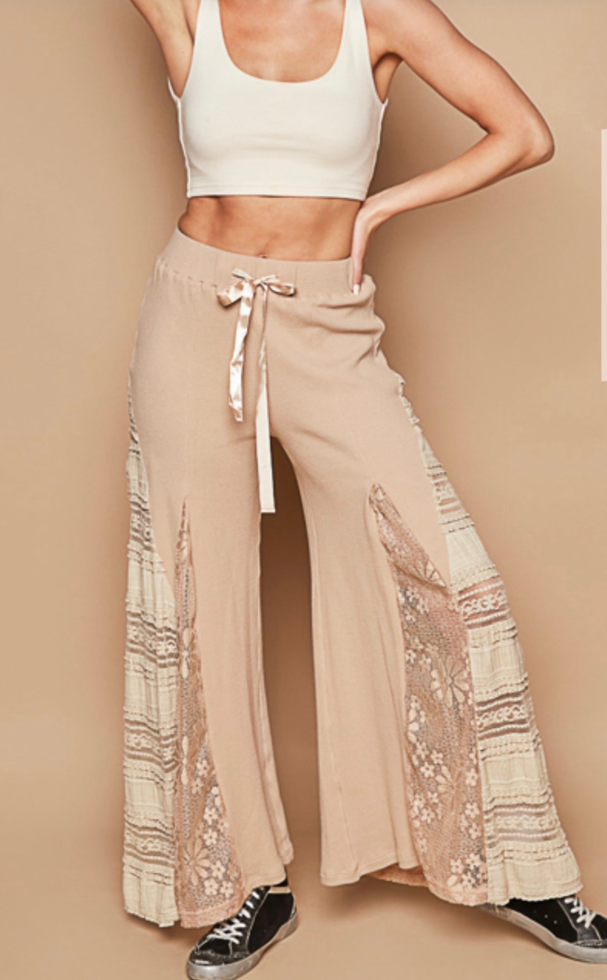 YKP112A Wide pants, thermal and lace mix with satin tie detail pointed solid pattern.