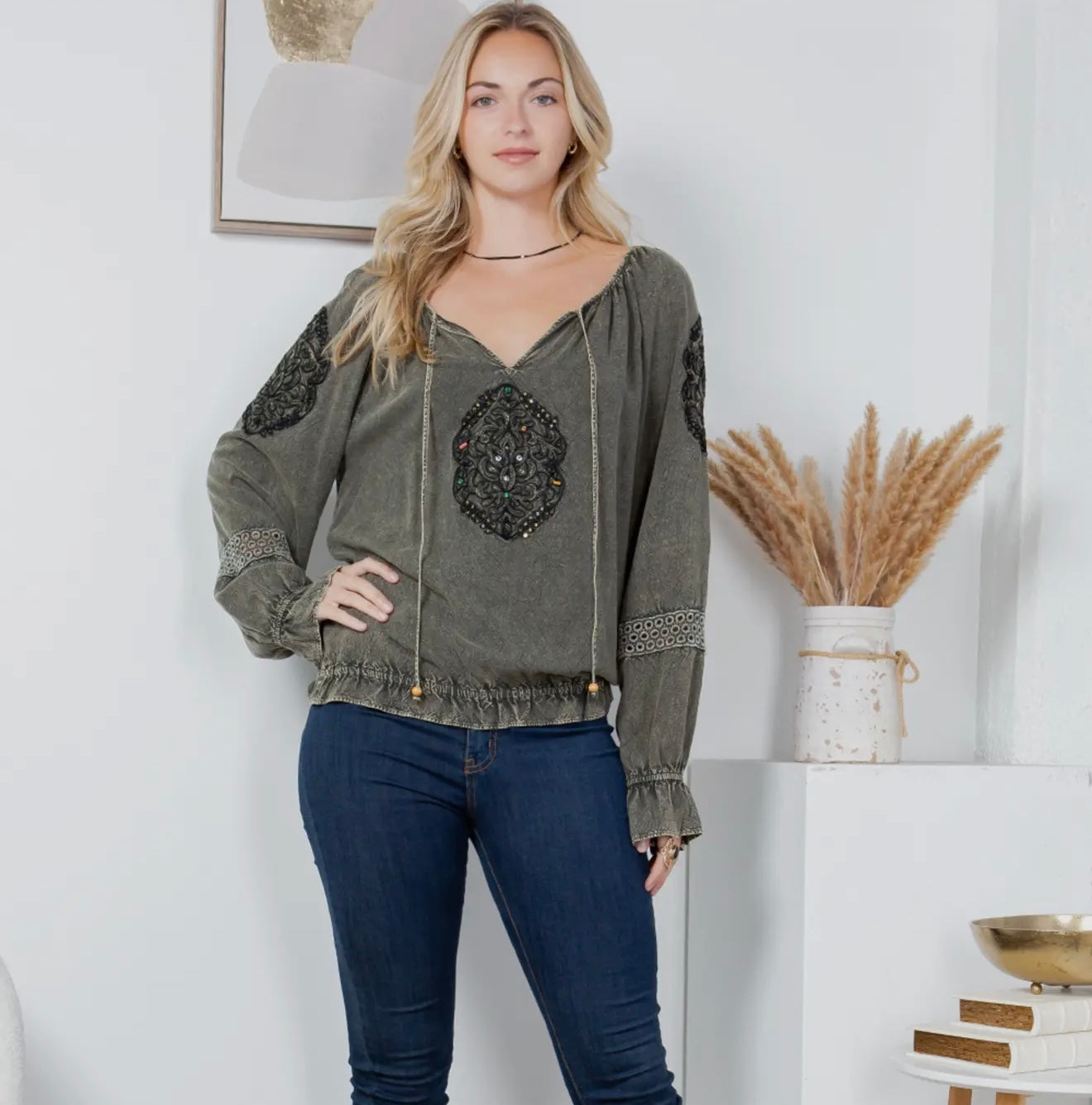 Boho Rustic : Elasticated Hem Motif Top