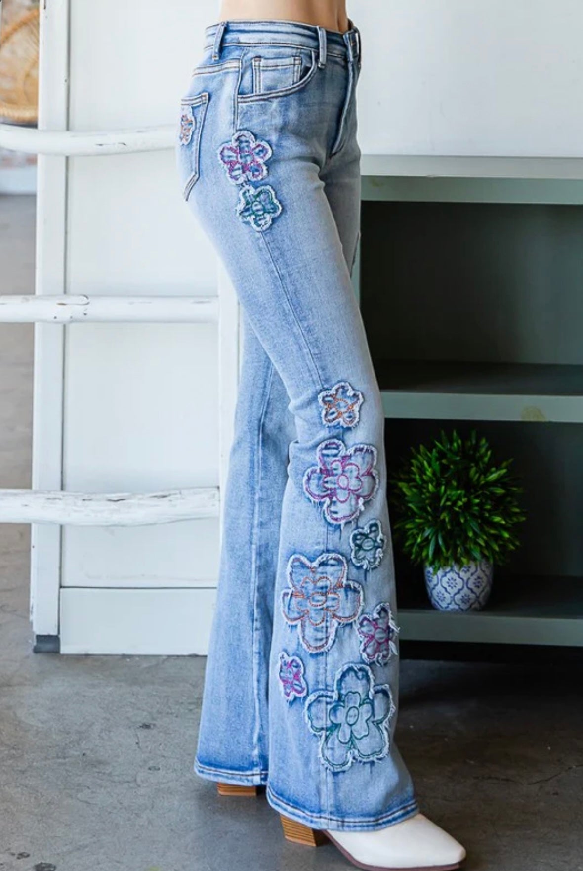 MB2108 WASHED FLOWER PATCHWORK FLARE HEM DENIM JEANS