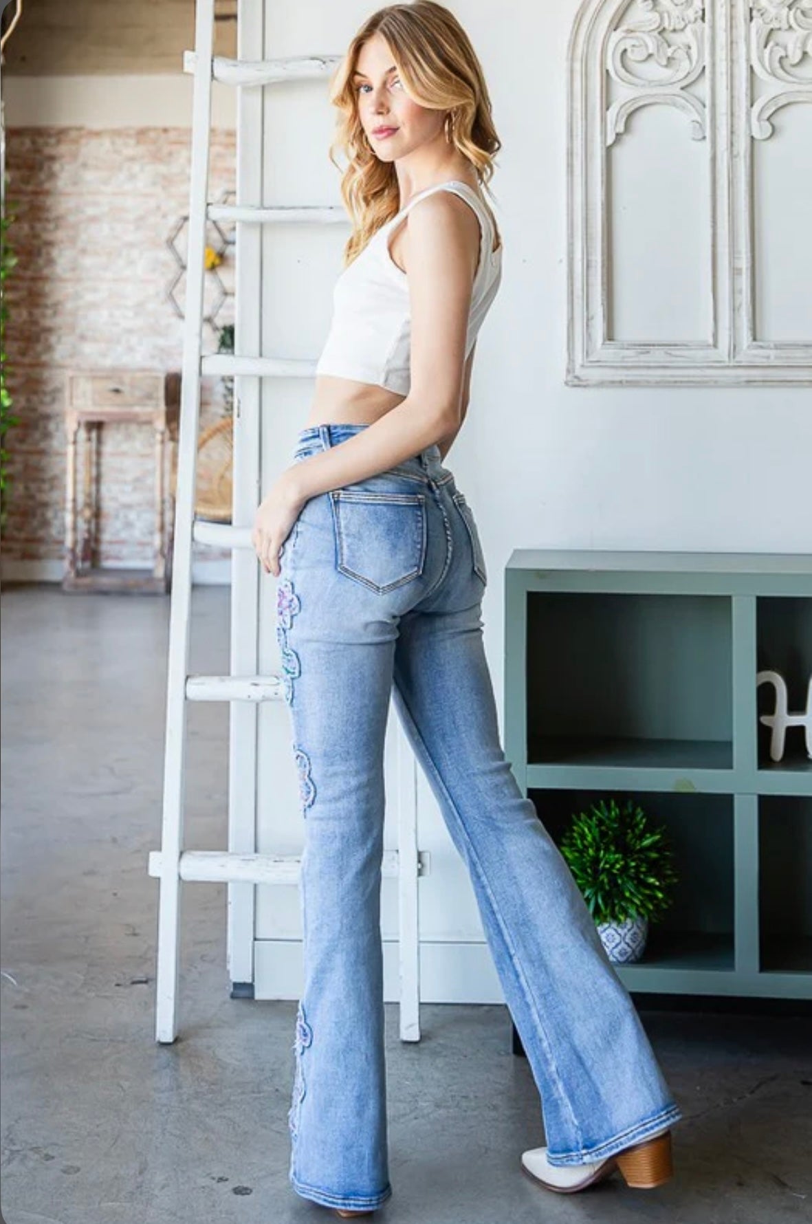 MB2108 WASHED FLOWER PATCHWORK FLARE HEM DENIM JEANS