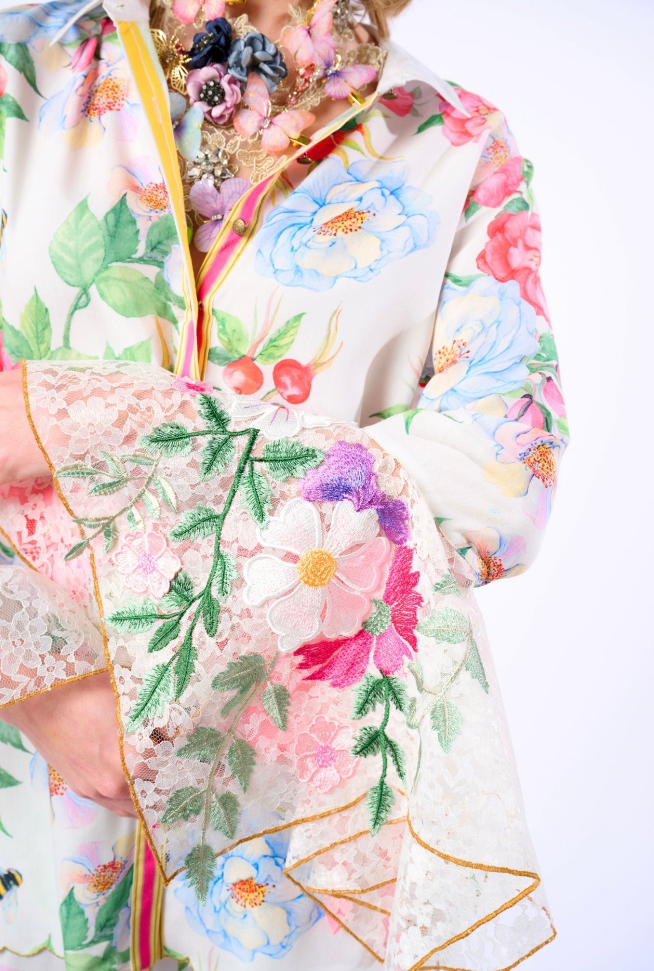Aratta-LA Ville Rose Shirt-White
