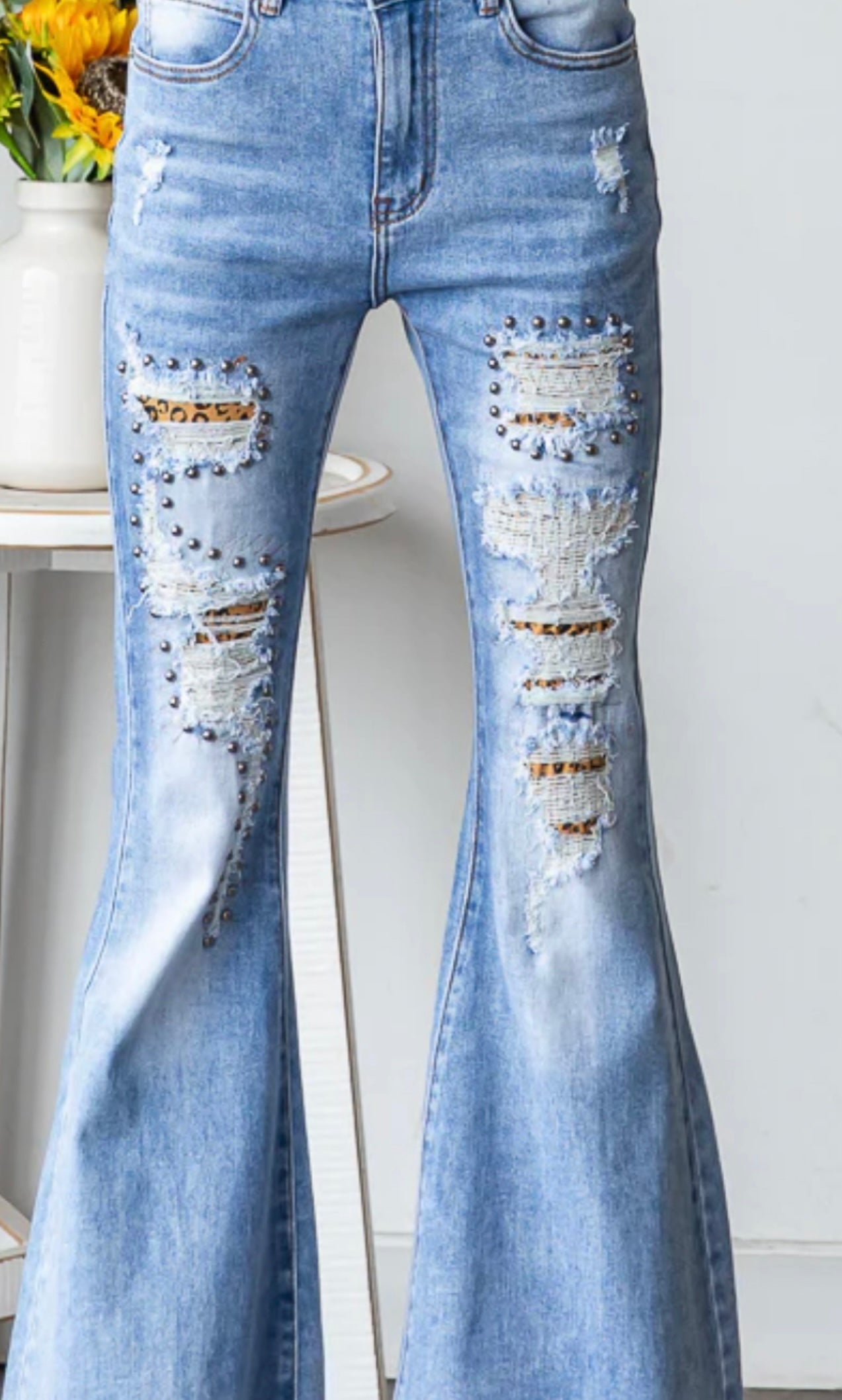 BP1142 | STUD DETAIL DISTRESSED STRECHY FLARE DENIM JEANS