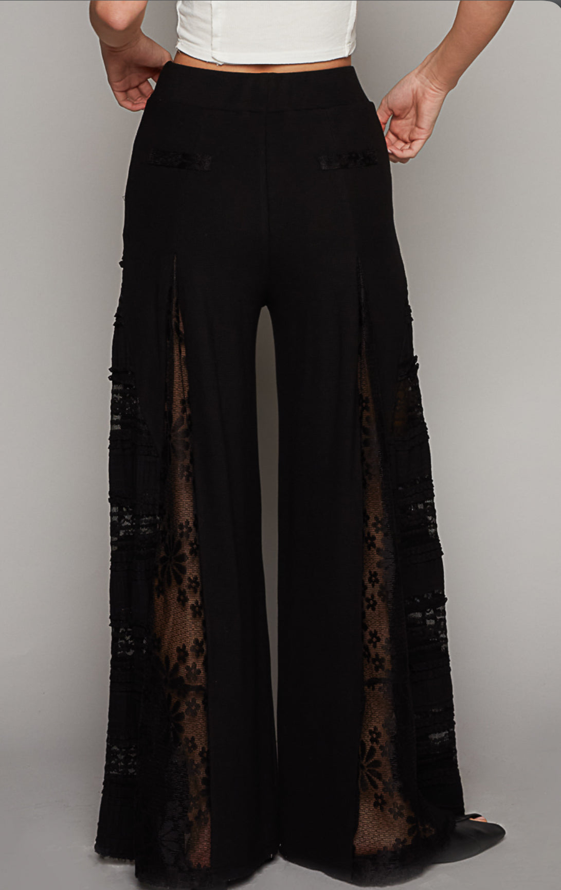 YKP112A Wide pants, thermal and lace mix with satin tie detail pointed solid pattern.