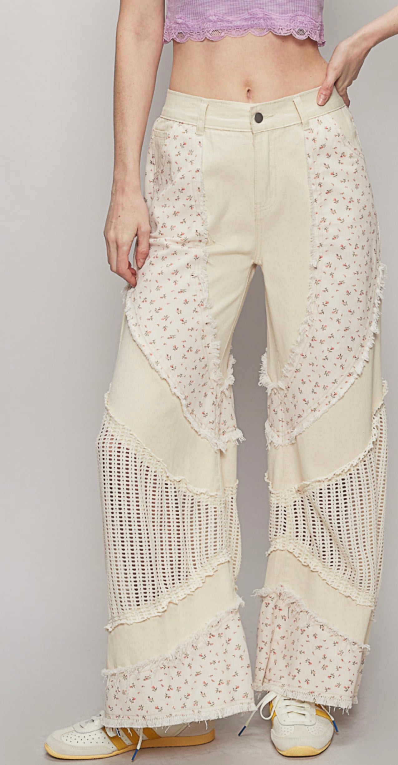 GWP56 Regular fit pants in denim with floral print, crochet contrast