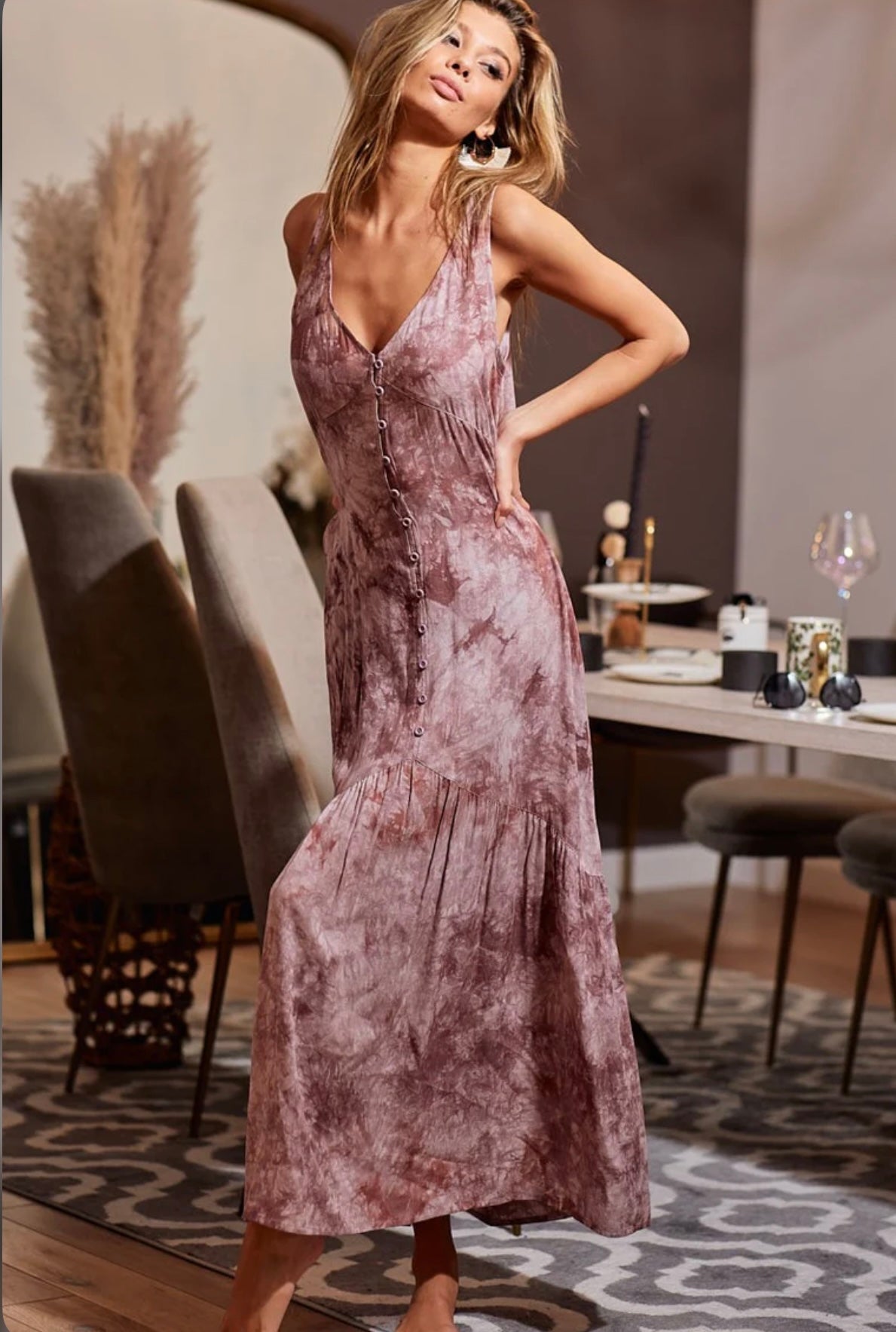 IP5062 Tie-Die Sleeveless V-Neck Dress