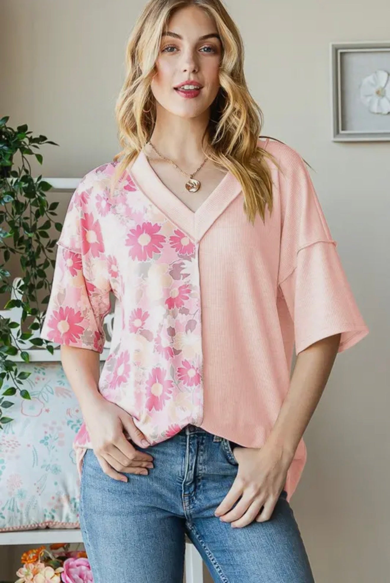 ET7547-12 Solid and Floral Top-Peach