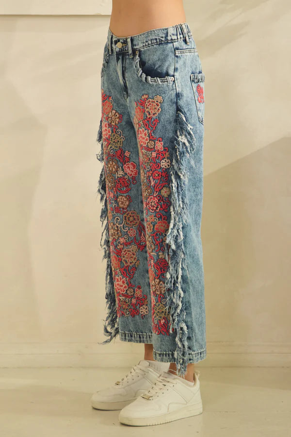 BP1145 Washed Embroidery Side Fray Jeans