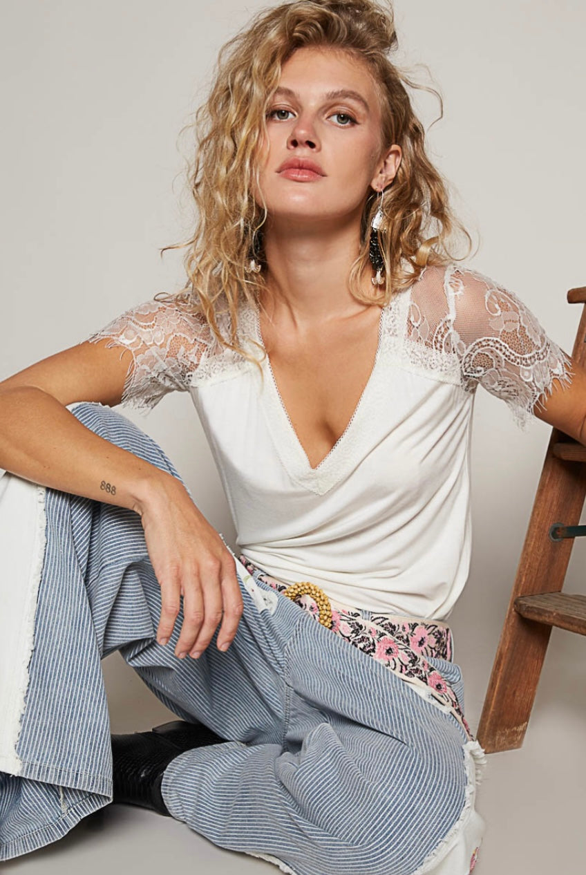 RCT794 Lace V-Neck Tee