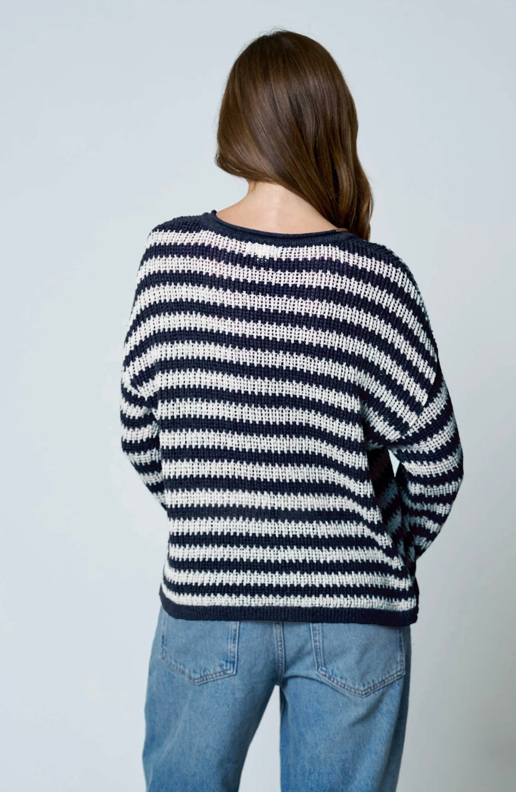 B6FT1030B STRIPE RAW EDGE SPLIT NECK SHEER KNIT SWEATER
