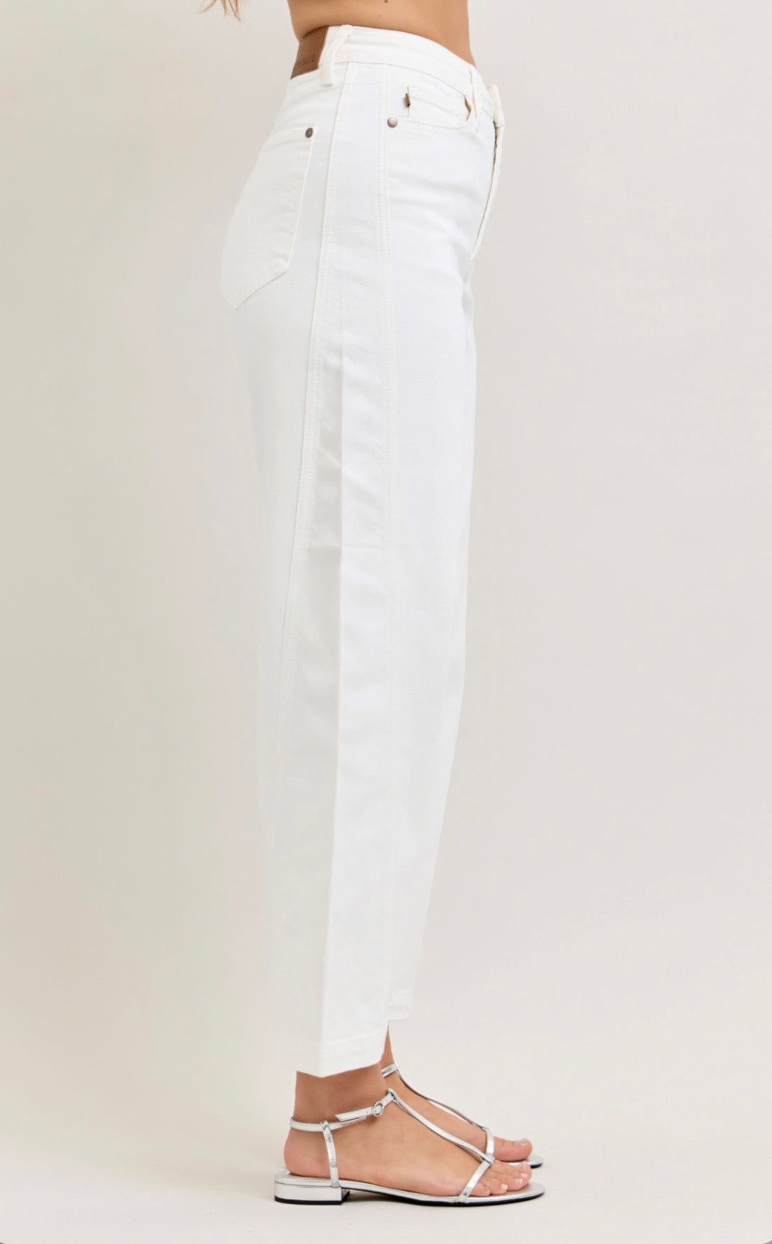881155REG Rigid Magic Panel Barrel Ankle White Jeans