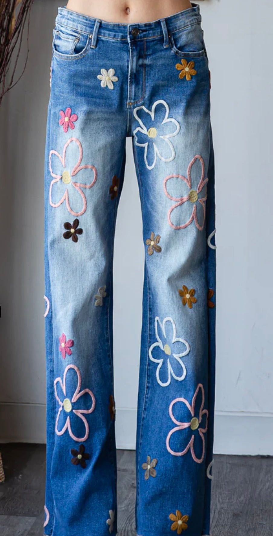 JP0688 MULTICOLOR FLOWER EMBROIDERED WASHED DENIM JEANS
