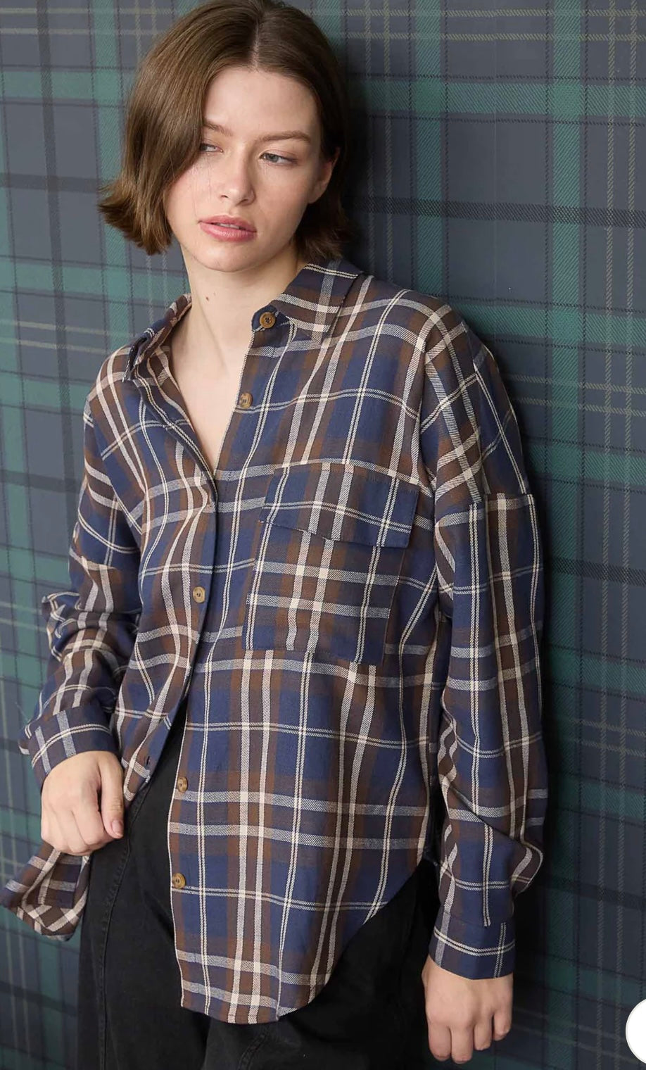 J5ST1030 PLAID BUTTON DOWN POCKET DETAIL LONG SLEEVE SHIRT-Black Only