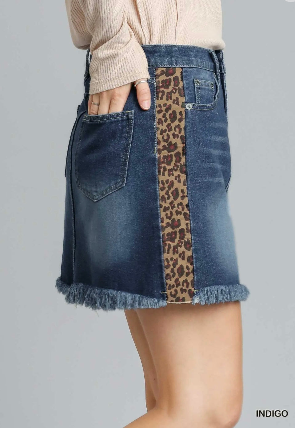 J4155 Animal Print 5 Pockets Zip Up Non-Stretch Denim Skirt with Unfinished Hem