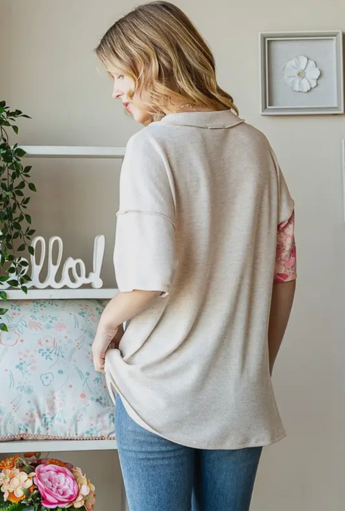 ET7547-12 Solid and Floral Top-Peach