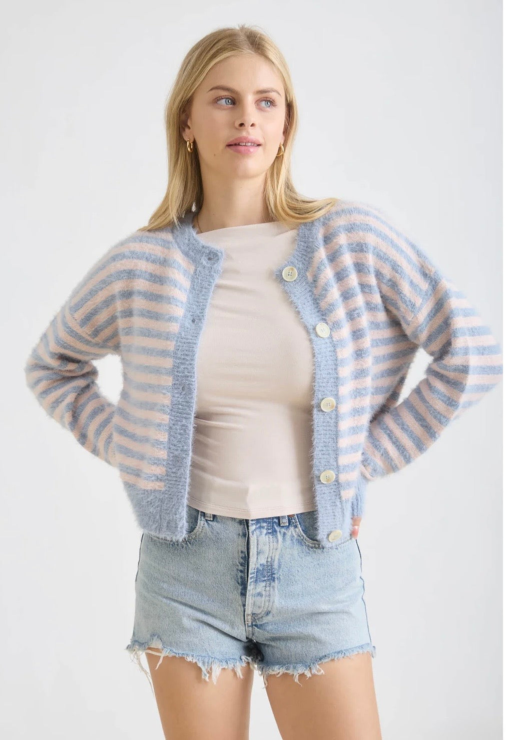 TW2085 STRIPE ROUND NECK BUTTON DOWN FUZZY KNIT CARDIGAN