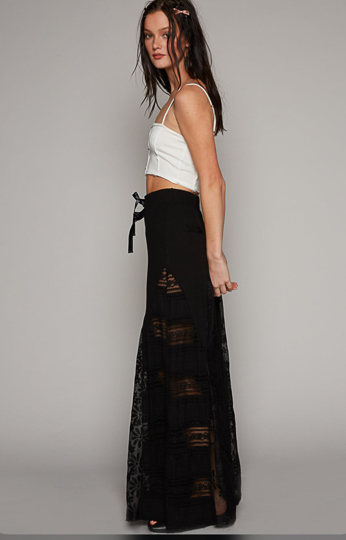 YKP112A Wide pants, thermal and lace mix with satin tie detail pointed solid pattern.