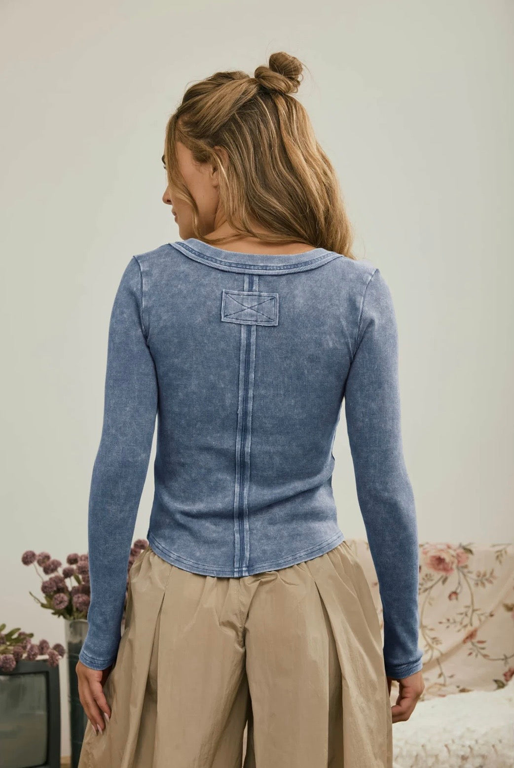 J5FT1037 WASHED LONG SLEEVE RIBBED HENLEY KNIT TOP