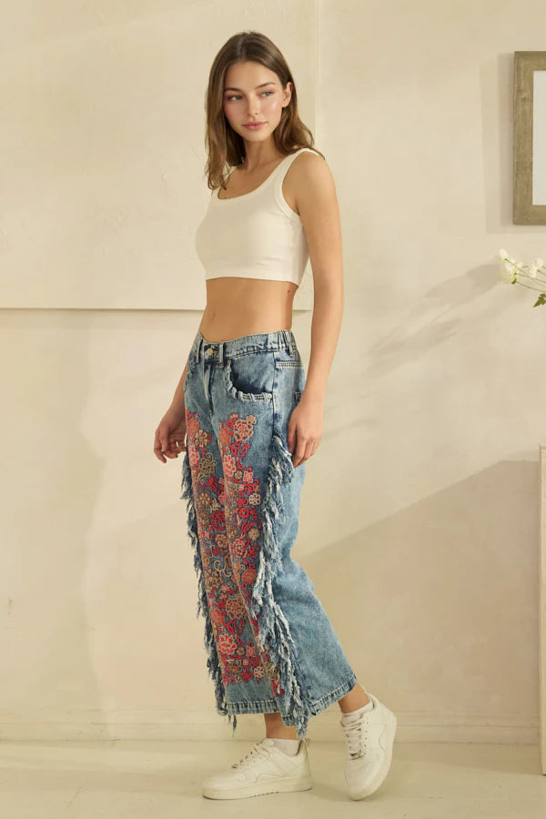 BP1145 Washed Embroidery Side Fray Jeans