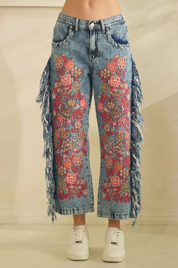BP1145 Washed Embroidery Side Fray Jeans