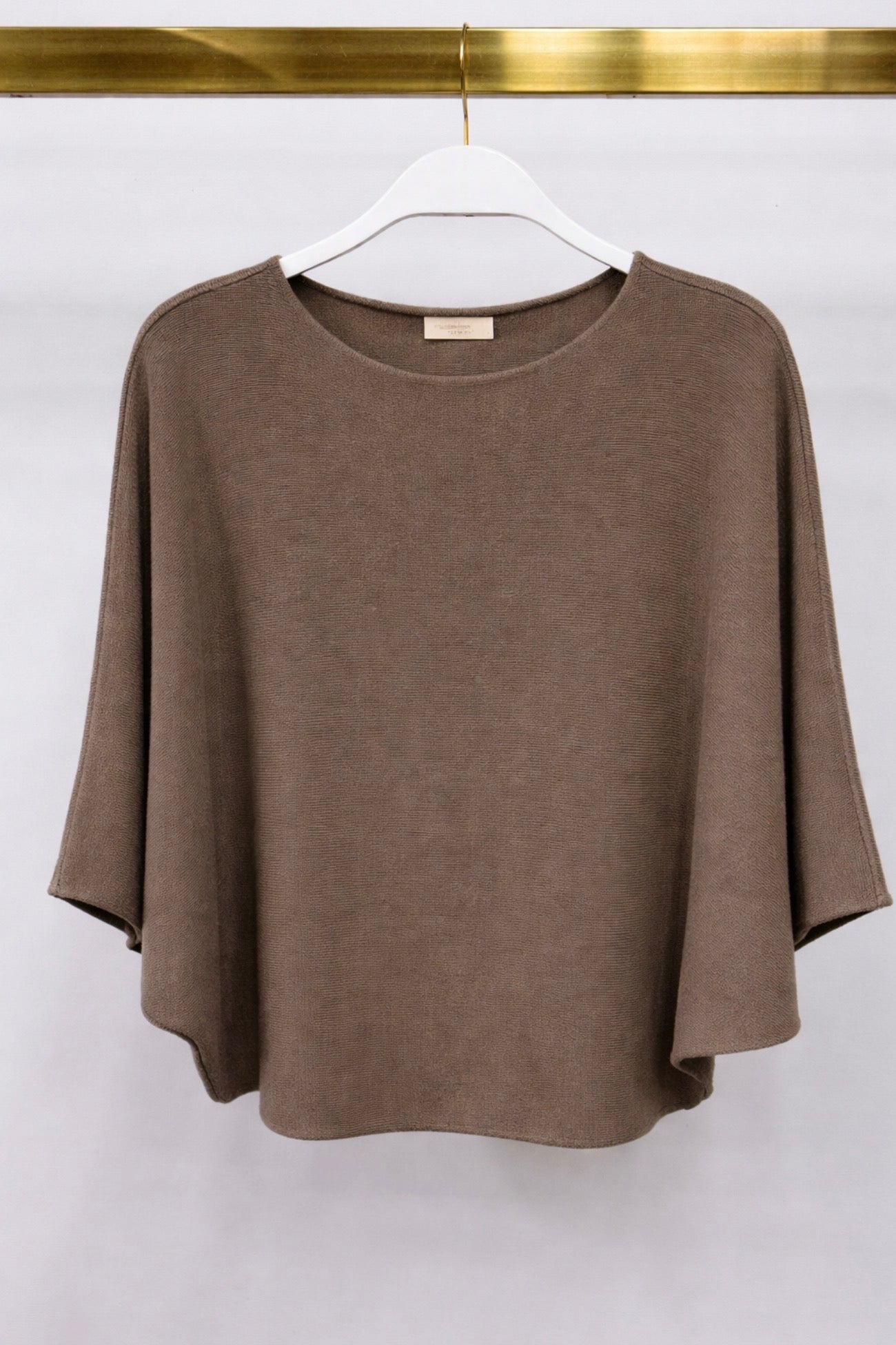 330147 Crew Neck Batwing Sleeve Knit Top