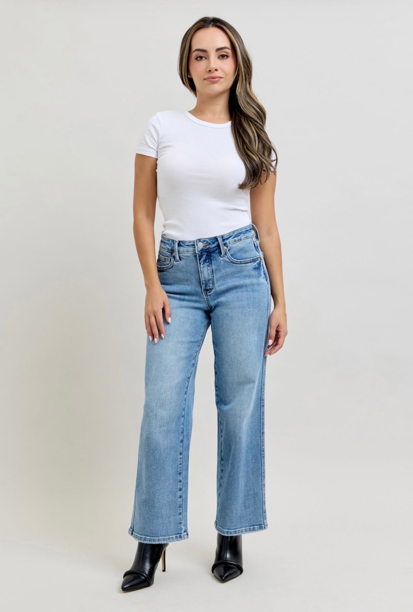 JB88943PT Petite Mid-Rise Straight Leg