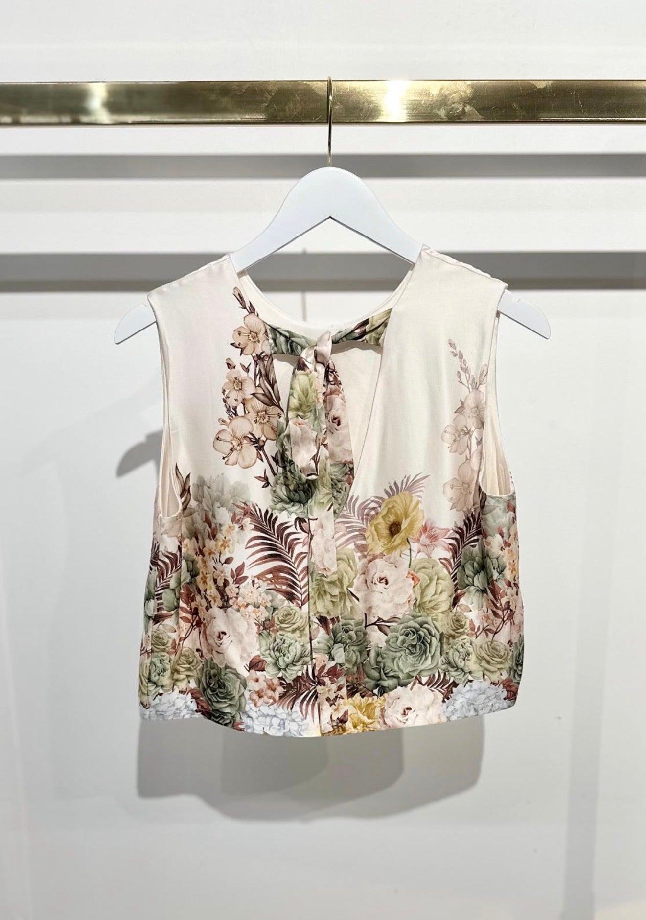 77017V007 Floral Silky Button Back Tie Top