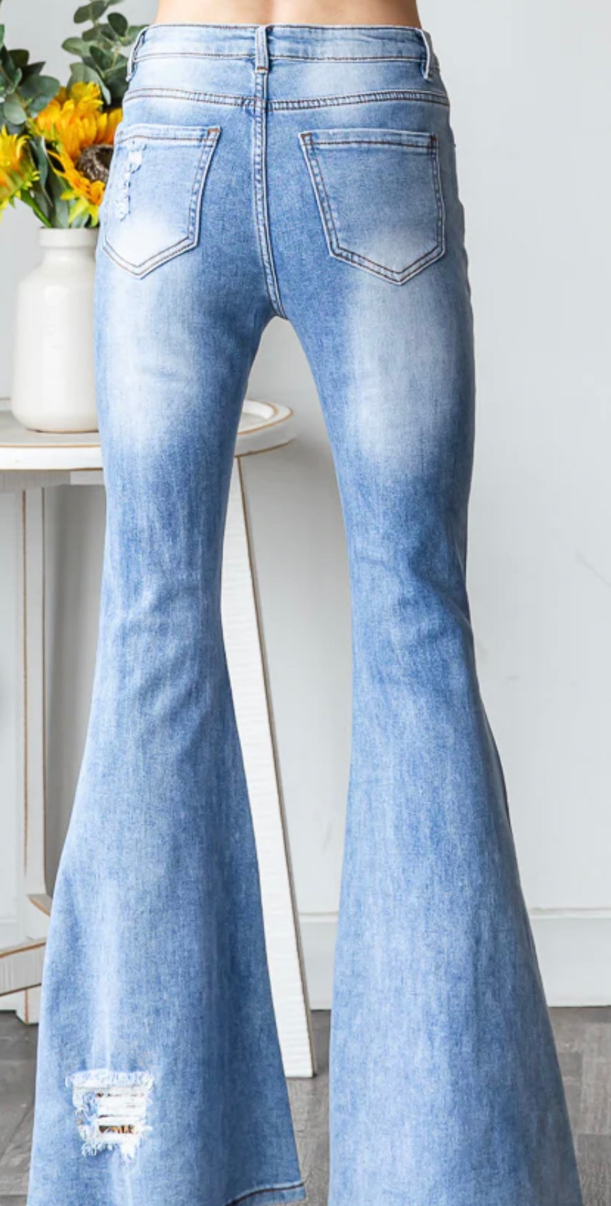 BP1142 | STUD DETAIL DISTRESSED STRECHY FLARE DENIM JEANS