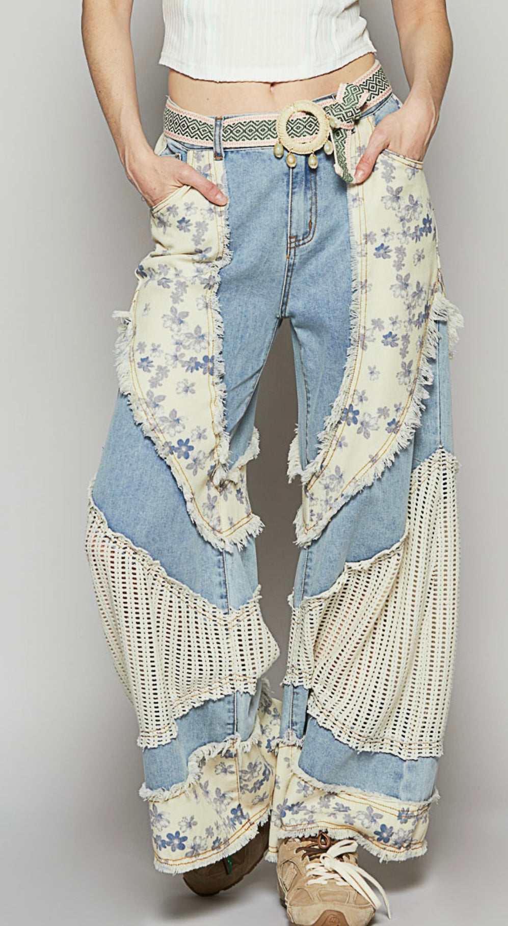 GWP56 Regular fit pants in denim with floral print, crochet contrast