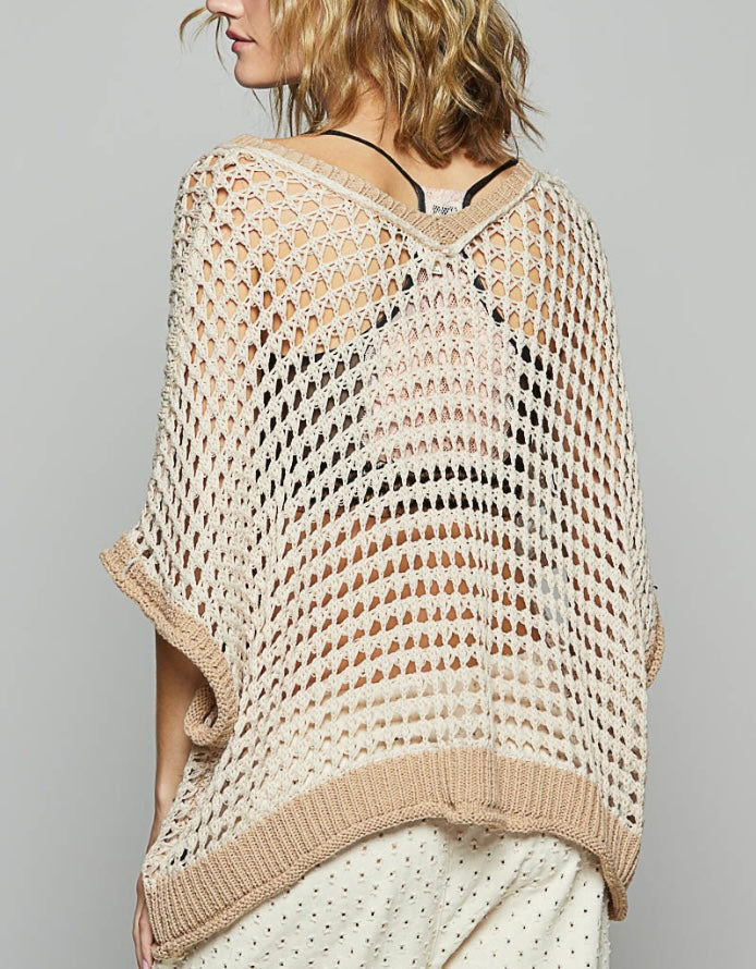 UST212 V-neck sleeveless relaxed fit sweater top in cotton with peace point, color blocked band point, solid color.