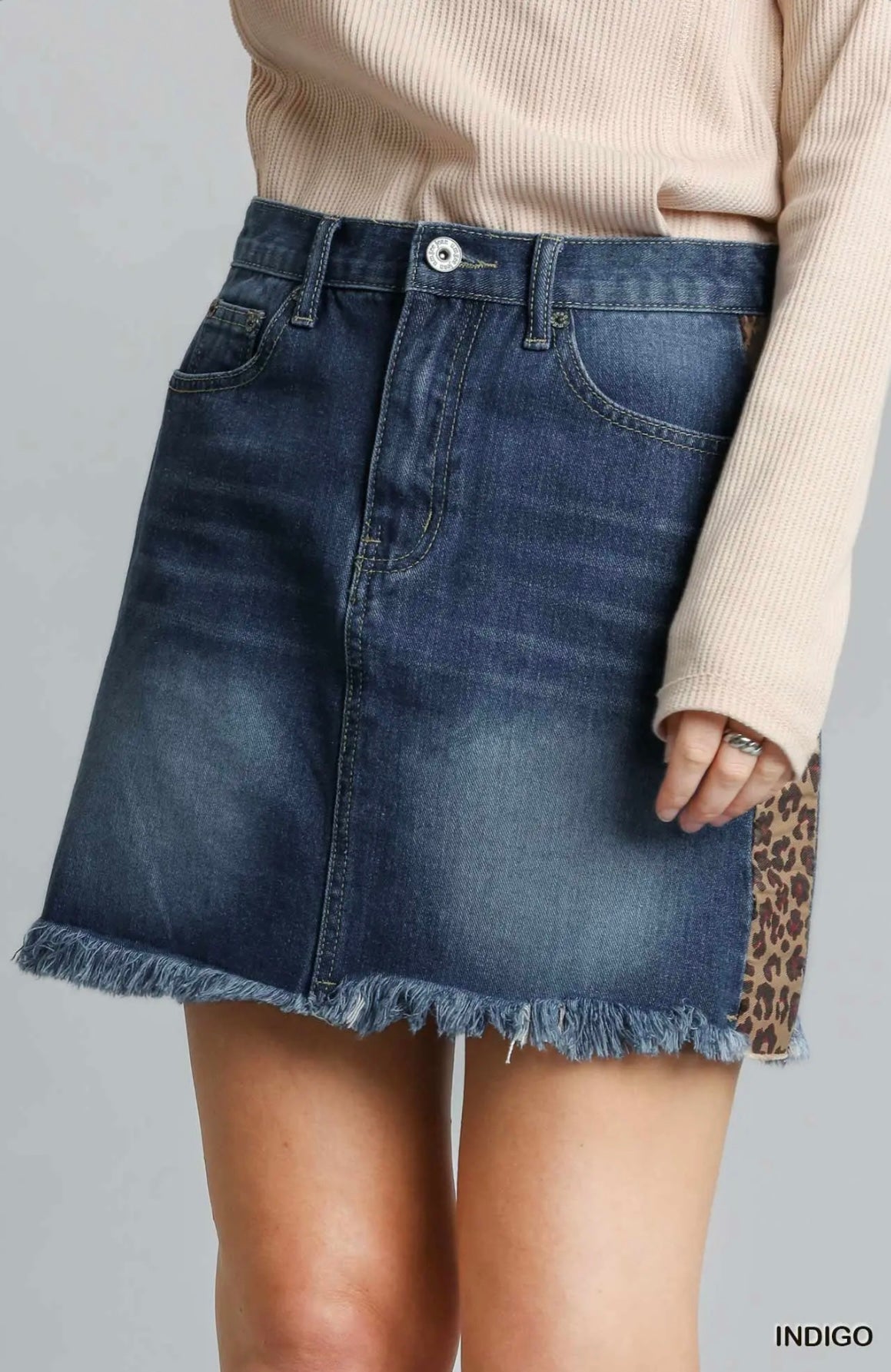 J4155 Animal Print 5 Pockets Zip Up Non-Stretch Denim Skirt with Unfinished Hem