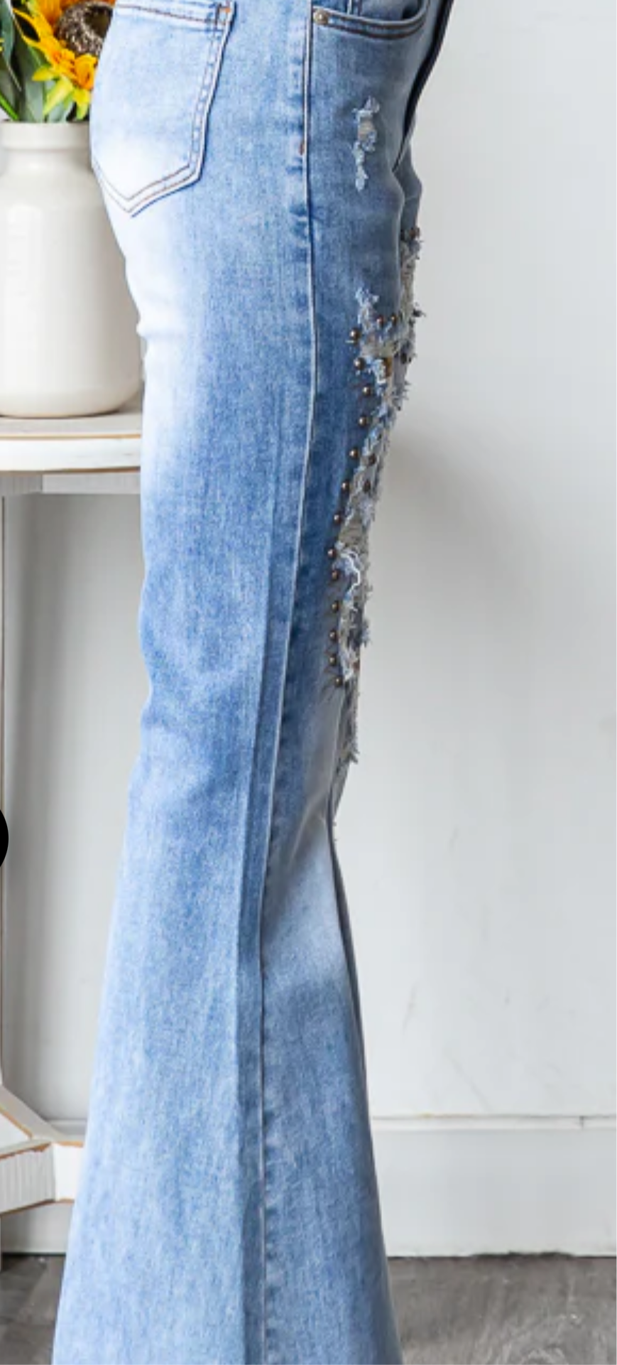 BP1142 | STUD DETAIL DISTRESSED STRECHY FLARE DENIM JEANS