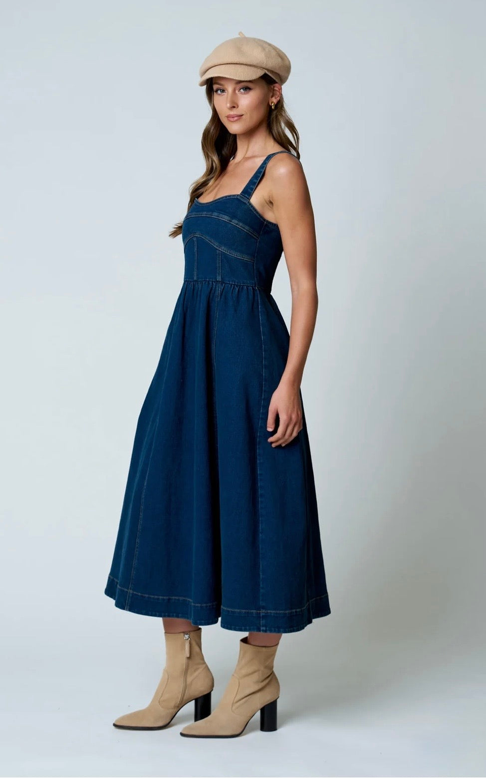 B6FD1020 SWEETHEART CORSET SEAM DETAIL DENIM MIDI DRESS