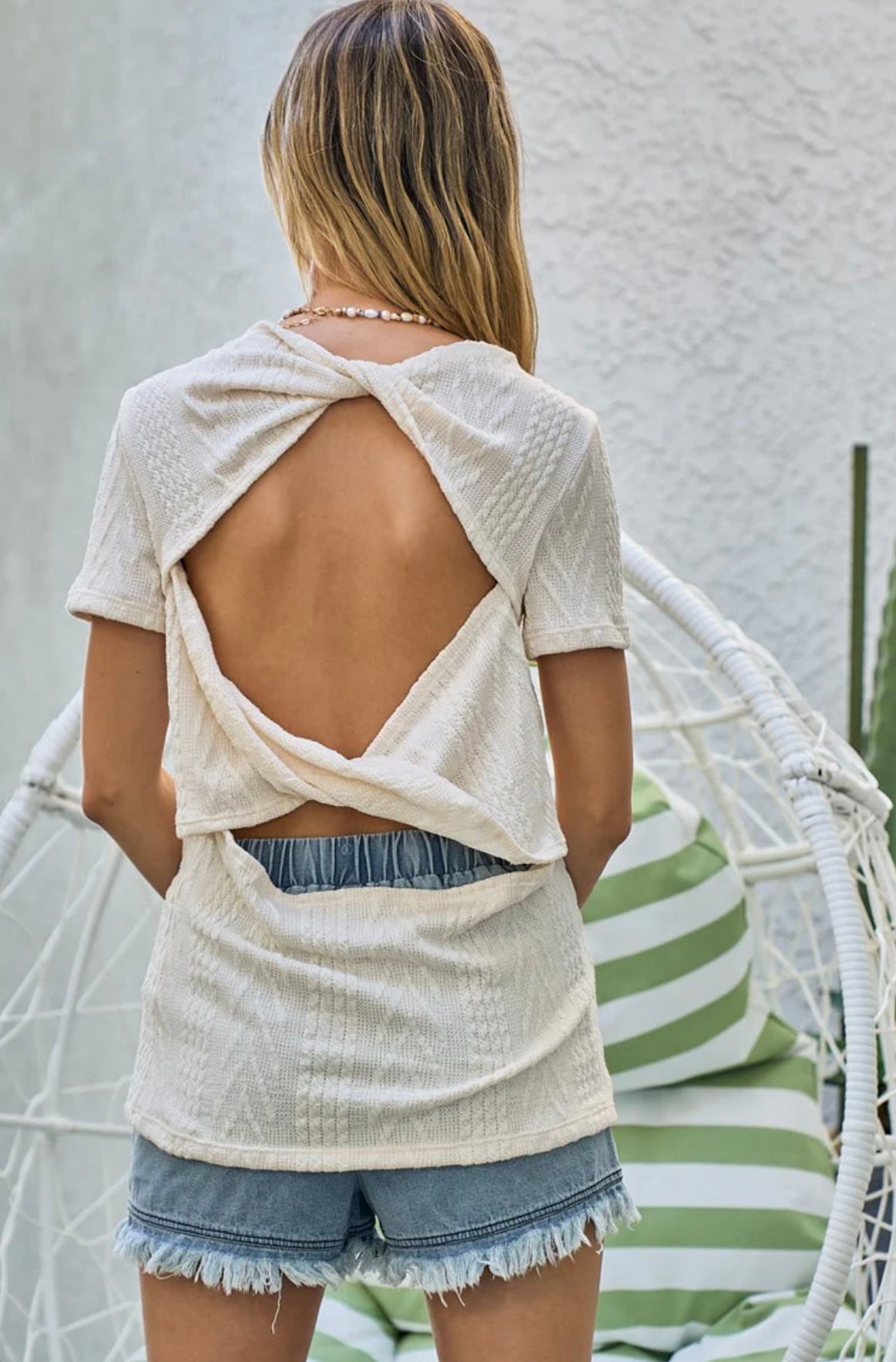 BT2926R CABLE KNIT TOP WITH BACK DOUBLE TWIST DETAIL
