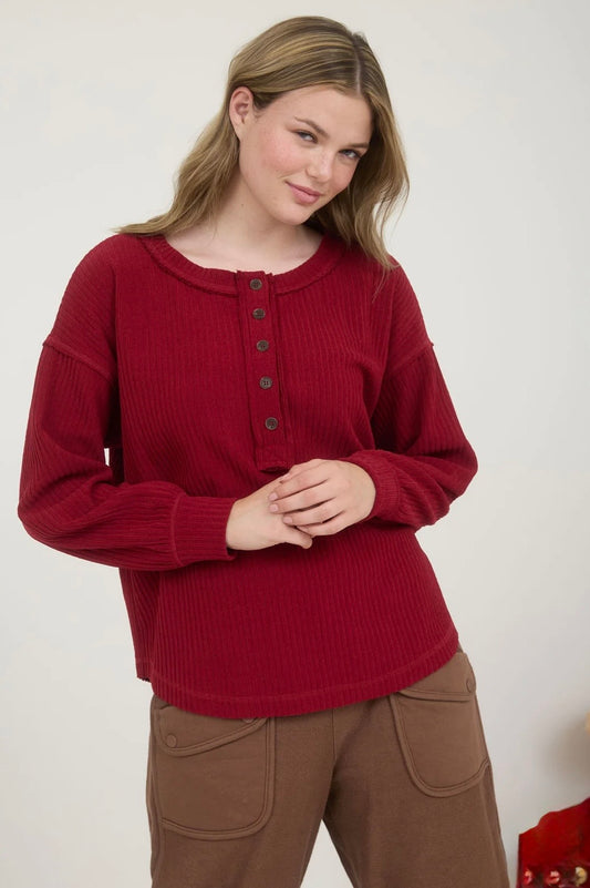 J6ST1001 RIBBED HENLEY LONG SLEEVE EXPOSED SEAM KNIT TOP